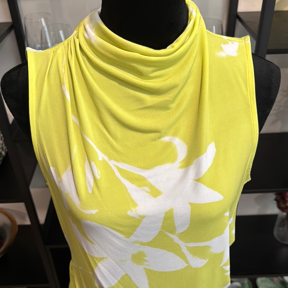 Floral Yellow Sleeveless Top - Picture 3 of 5
